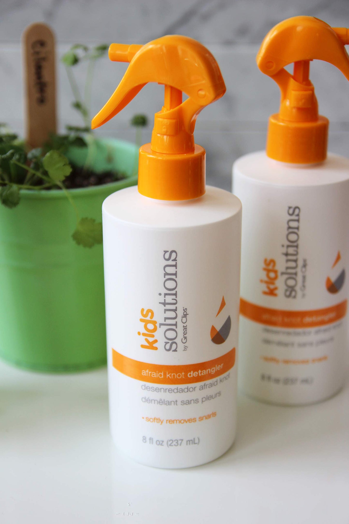 GREAT CLIPS Solutions Kid's Afraid Knot Detangler, 8oz | Light Detangling Spray for Children | Protects & Moisturizes Hair | Recommended for Ages 4-10