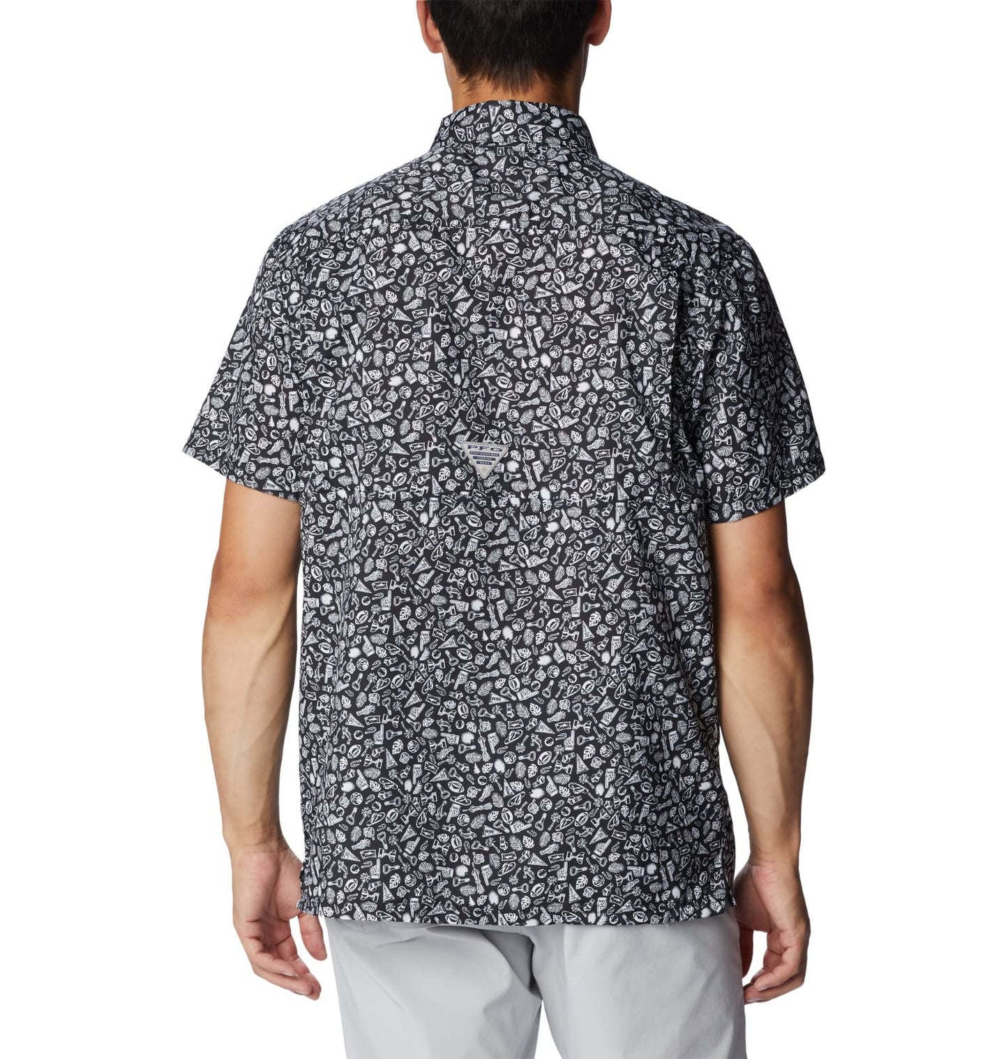 Columbia Men's Collegiate Super Slack Tide Shirt, IW-Black Gameday Print, Small