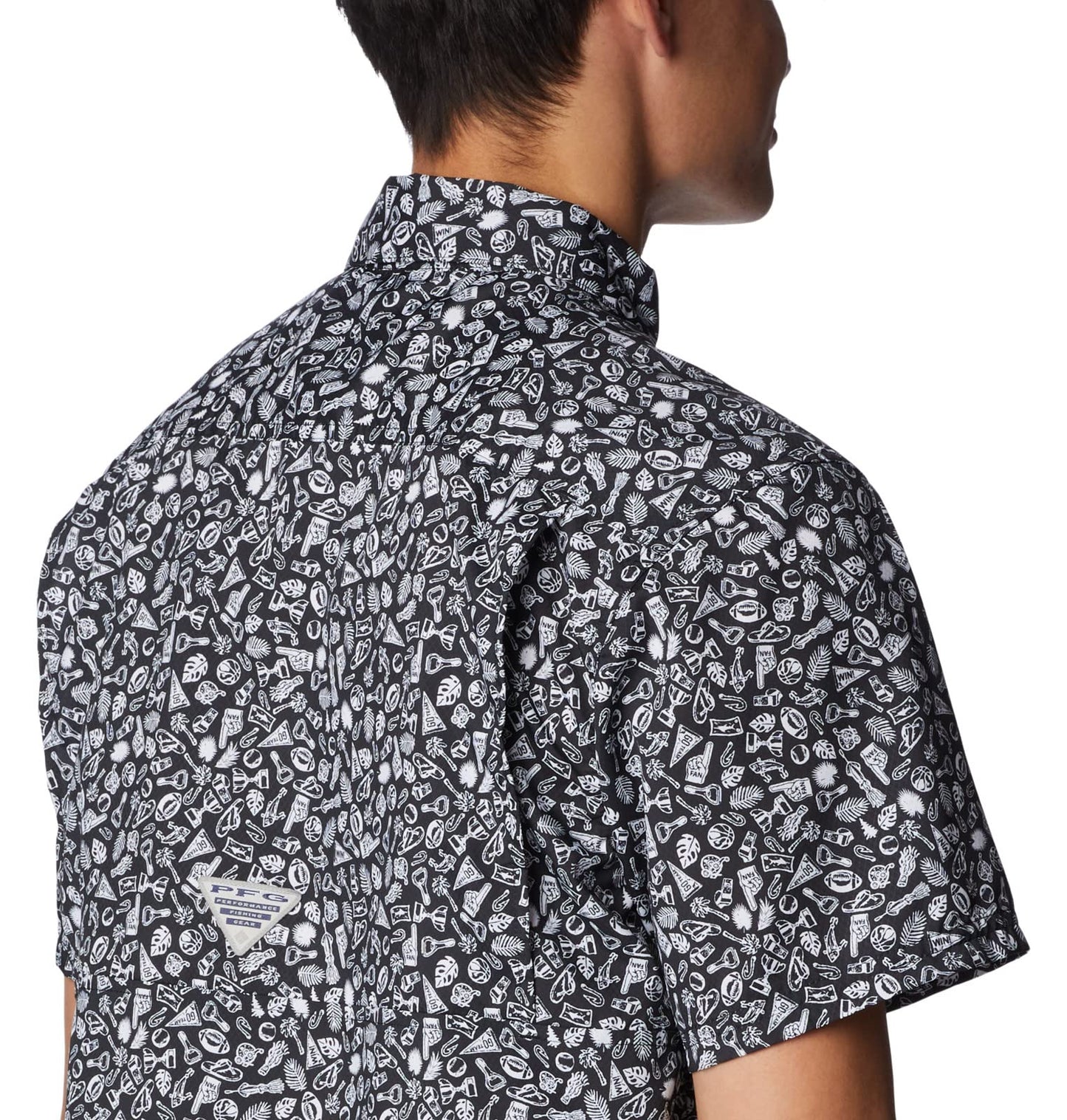 Columbia Men's Collegiate Super Slack Tide Shirt, IW-Black Gameday Print, Small