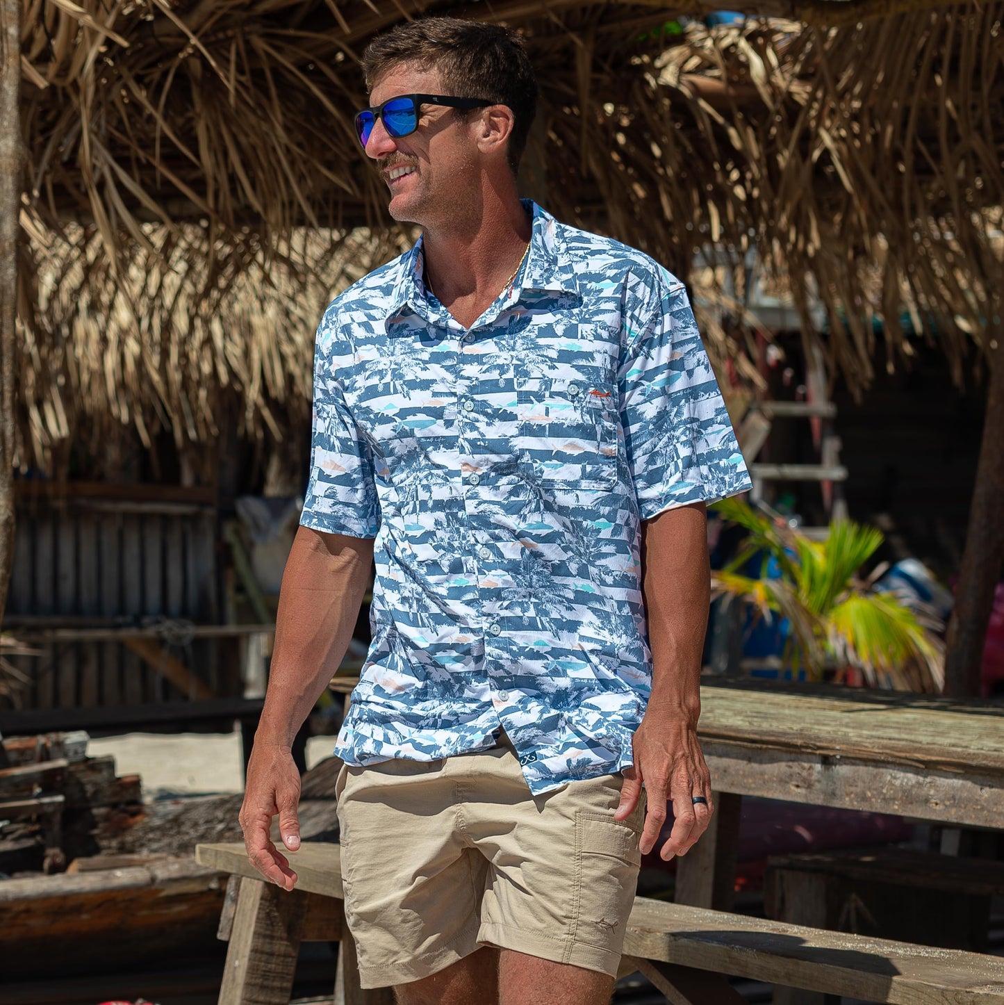 Salt Life Sunshine State Woven Short Sleeve Performance Tee, Elemental Blue, Medium