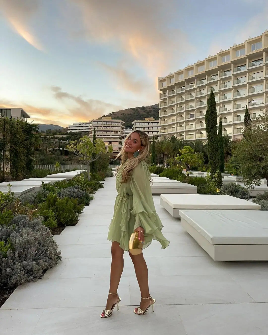 Elegant Green Ruffles Mini Dress For Women Fashion Long Flare Sleeves Round Neck Casual Short Vestidos 2025 Summer Holiday Robes