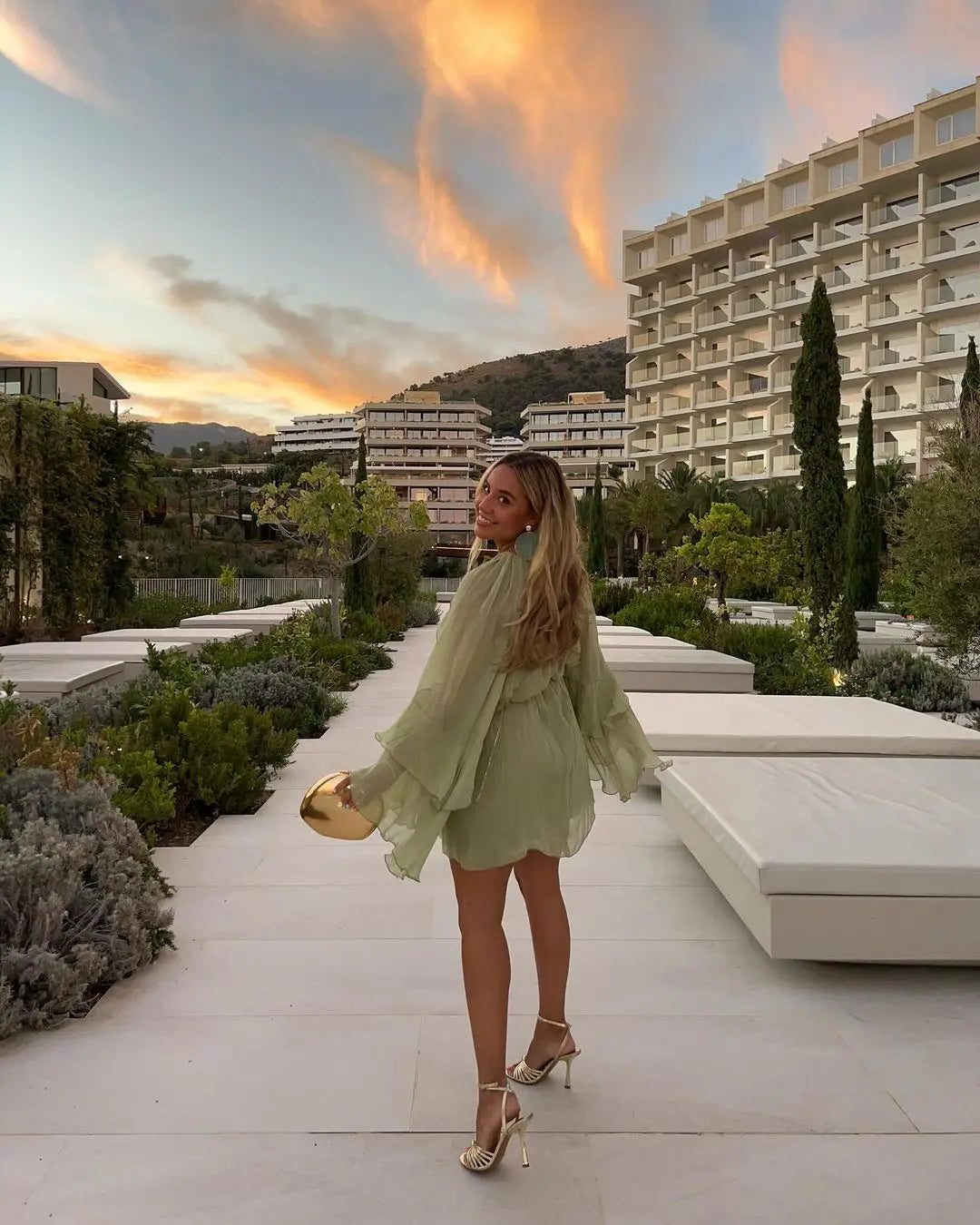 Elegant Green Ruffles Mini Dress For Women Fashion Long Flare Sleeves Round Neck Casual Short Vestidos 2025 Summer Holiday Robes